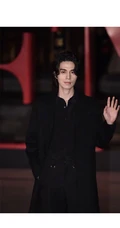 新青年晒出9位明星帅哥样片，全黑色look的9位明星帅哥，超有范