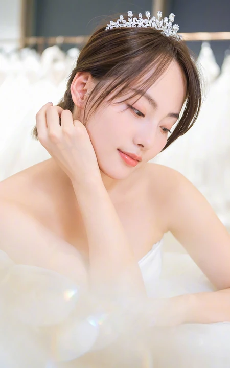 穿公主装婚纱的明星张嘉倪个人手机壁纸
