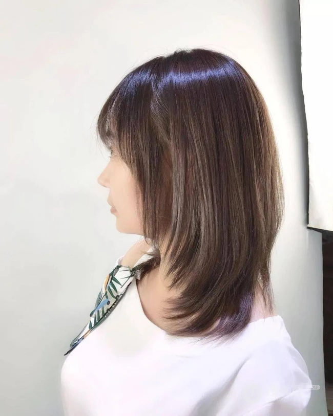 极富层次感的&ldquo;辛芷蕾发型&rdquo;，2020流行的洋气减龄&ldquo;中高层次感发型&rdquo; 图片 第2张