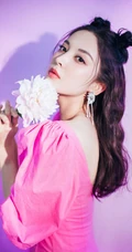 古力娜扎粉色连衣长裙优雅动人写真图片