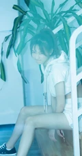 李若宁Rn微博晒唯美朦胧感清新绿写真美图