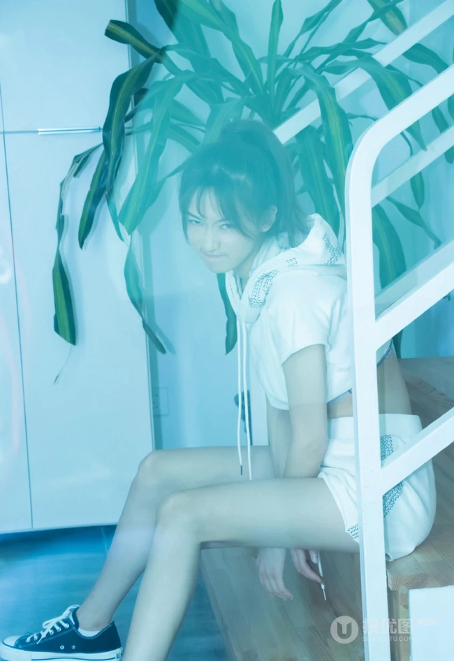 李若宁Rn微博晒唯美朦胧感清新绿写真美图