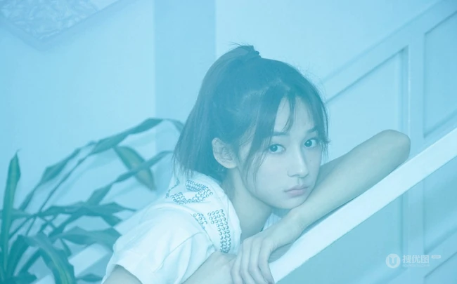 李若宁Rn微博晒唯美朦胧感清新绿写真美图