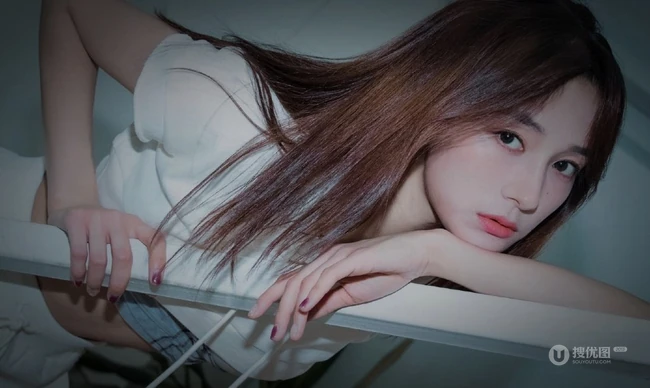 李若宁夏日运动感写真