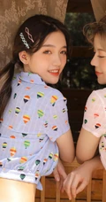 一对好闺蜜，姐妹花，气质清凉穿着户外玩水嬉闹亲密写真图集