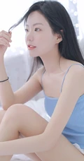 清新清新真实浅粉气质女生蓝色肩带衣短裤室内私密写真图集