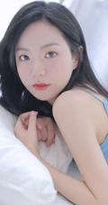 清新清新真实浅粉气质女生蓝色肩带衣短裤室内私密写真图集