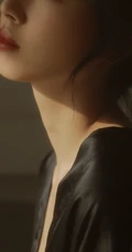 春酒~少女心，唯美红唇女生室内美背人像摄影美照