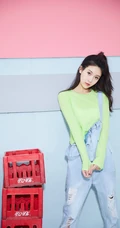 王子璇化身元气少女清新靓丽休闲装写真图片