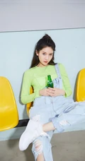 王子璇化身元气少女清新靓丽休闲装写真图片