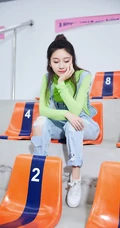 王子璇化身元气少女清新靓丽休闲装写真图片