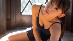 浅川梨奈穿着吊带裙练习压腿唯美性感桌面壁纸图片