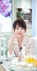 张嘉倪出席品牌活动照片