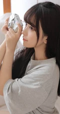 超好看的清甜长相的浅粉女生线条感小姐姐悠闲居家写真美照