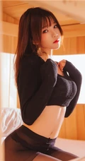 双层床里的纤细线条漂亮女生桜桃喵黑衣深袜袜气质写真图片