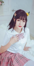 圆脸蛋清新女生lovely呆玄制服短裙白袜装超高清写真吸睛