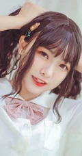 圆脸蛋清新女生lovely呆玄制服短裙白袜装超高清写真吸睛