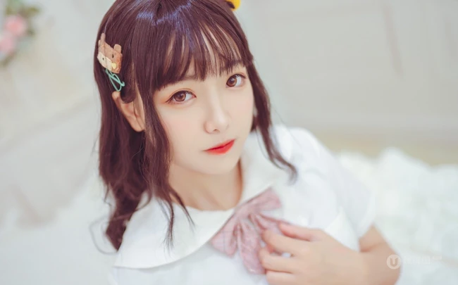 圆脸蛋清新女生lovely呆玄制服短裙白袜装超高清写真吸睛