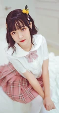 圆脸蛋清新女生lovely呆玄制服短裙白袜装超高清写真吸睛