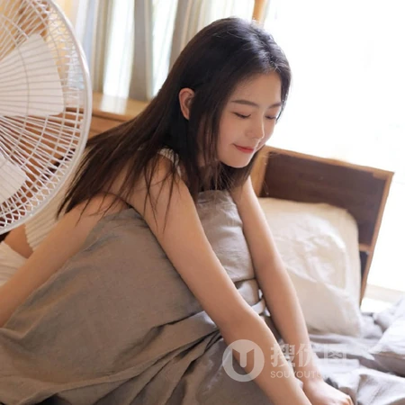 超好看的长发气质女生头像，真实女生写真头像套图