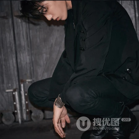 王子异头像，明星王子异展现男生冷酷帅气侧脸头像图片
