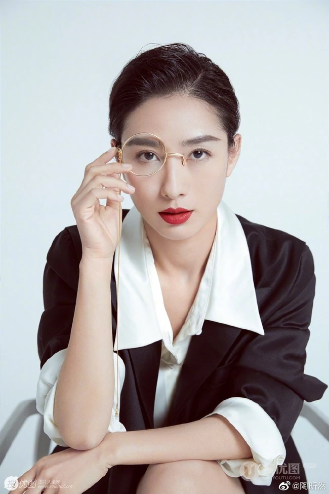 陶昕然短发发型时尚气质&ldquo;帅气&rdquo;写真