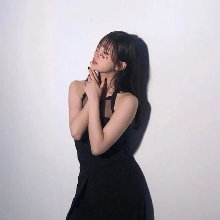 女明星裴秀智气质妩媚复古qq头像图片