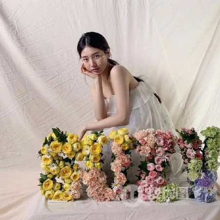 女明星裴秀智气质妩媚复古qq头像图片