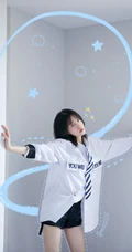 李溪芮短发发型清新美图，搭配短裤清凉又清爽