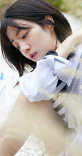 李溪芮短发发型清新美图，搭配短裤清凉又清爽