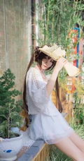 绝对领域人像摄影，气质白裙cosplay少女超高清街拍大图