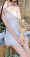 绝对领域人像摄影，气质白裙cosplay少女超高清街拍大图