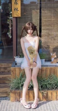绝对领域人像摄影，气质白裙cosplay少女超高清街拍大图