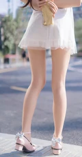 绝对领域人像摄影，气质白裙cosplay少女超高清街拍大图