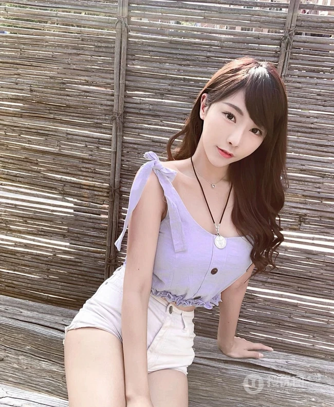 爱健身，爱自拍的可爱甜美修身妹子苏小小气质真实生活照图片