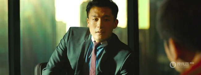 张艺谋执导《坚如磐石》发布首支预告，正式官宣主演剧照图片