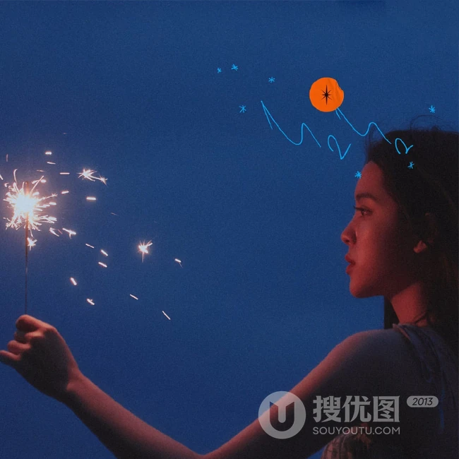 夜色下的欧阳娜娜手拿烟花棒唯美白裙写真图片