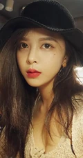 鼻头上有颗小痣的可爱女生jyong气质真实自拍，生活照写真图片