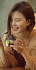 鼻头上有颗小痣的可爱女生jyong气质真实自拍，生活照写真图片