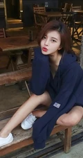 鼻头上有颗小痣的可爱女生jyong气质真实自拍，生活照写真图片