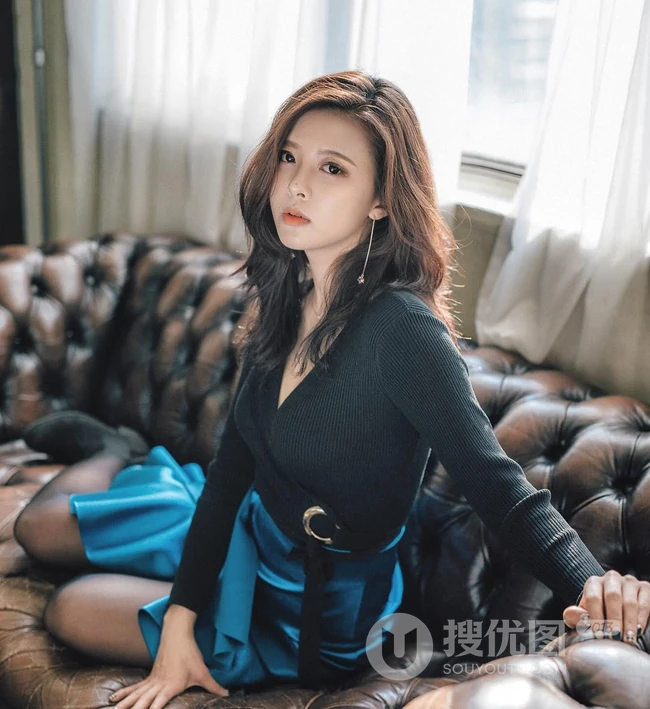 鼻头上有颗小痣的可爱女生jyong气质真实自拍，生活照写真图片