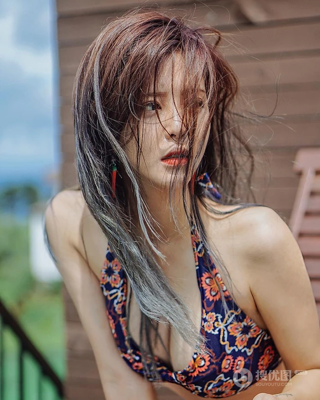 鼻头上有颗小痣的可爱女生jyong气质真实自拍，生活照写真图片