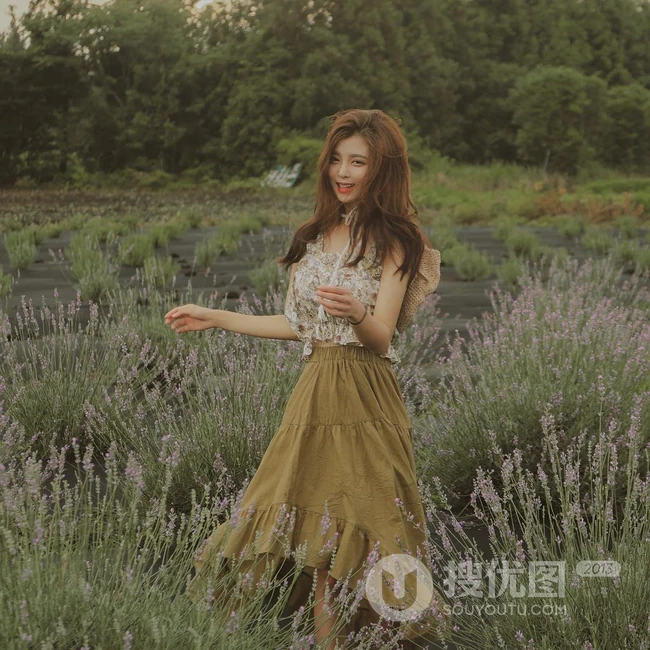 鼻头上有颗小痣的可爱女生jyong气质真实自拍，生活照写真图片
