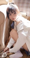 简单快乐有文艺气质的可爱白袜女生气质线条感图片