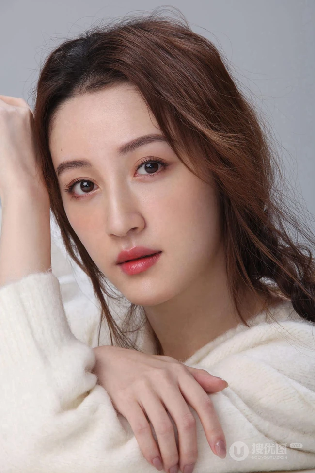 江西女明星杨懿休闲装扮元气满满高清写真