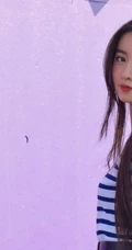 穿条纹T恤衫的美丽女孩，木村光希甜美写真图片