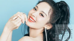 古力娜扎甜美卷发发型丸子头6月日历桌面壁纸图片