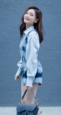 李一桐吉利服搭短裤时尚个性酷美街拍写真