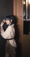 女生程潇个性时尚豹纹短裤写真图片