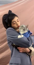 周洁琼拍摄写真花絮，多套服饰诠释甜美，清新，气质等不同风格